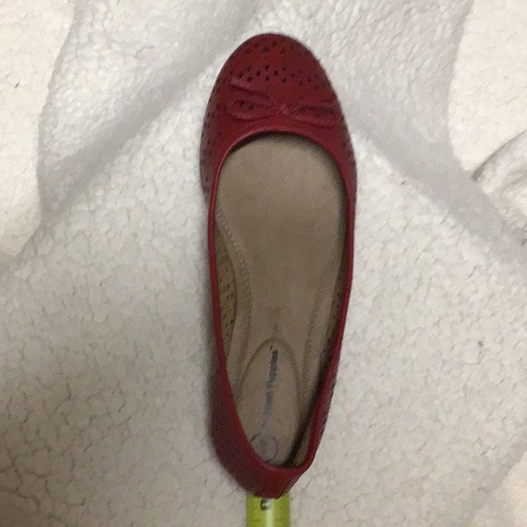 RED HUSH PUPPIE FLATS  7 - Picture 7 of 8